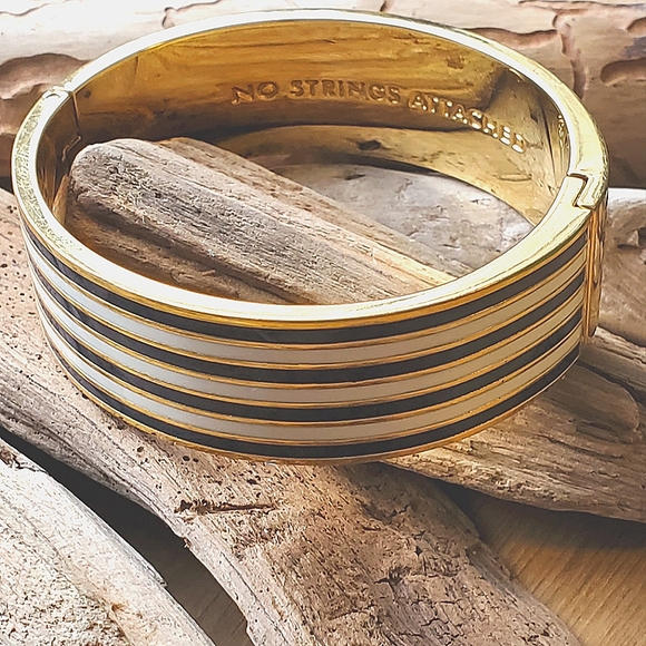 Kate Spade New York "No Strings Attached" Bangle Bracelet - Picture 7 of 8